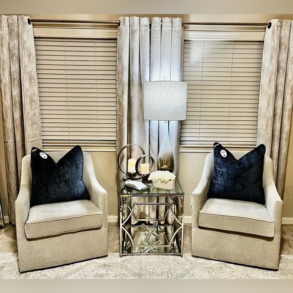 1-NWT CALLISTO HOME TEXTURE DESIGN DECORATIVE THROW PILLOW - Picture 3 of 13